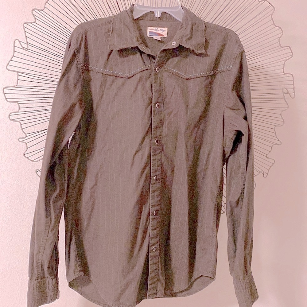 Men’s Pearl Snap Button Down Shirt by Rare Vintage Size M.